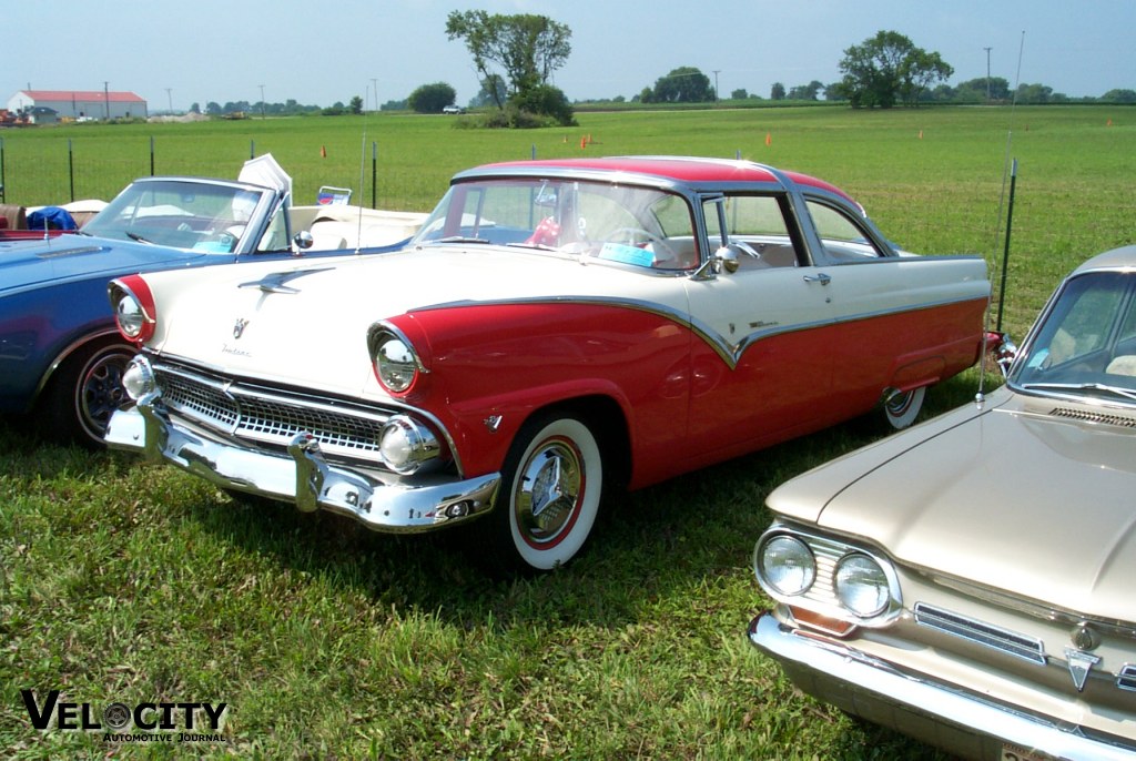 1955 Ford Fairlane Crown Victoria Hardtop Coupe 2000 Illinois Railway