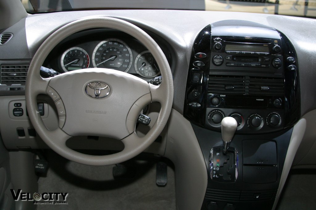 2009 Toyota Sienna Pictures