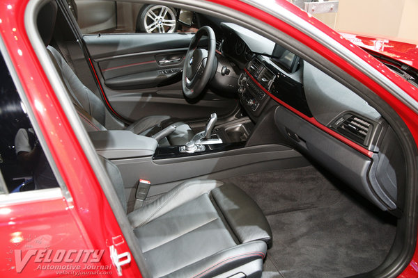2013 BMW 3-Series ActiveHybrid 3 sedan Interior