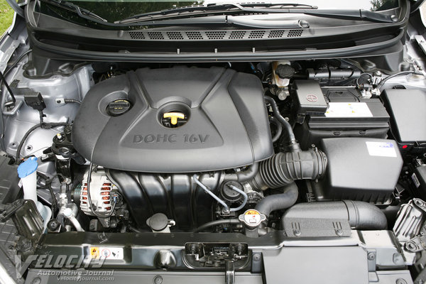 2013 Hyundai Elantra coupe Engine