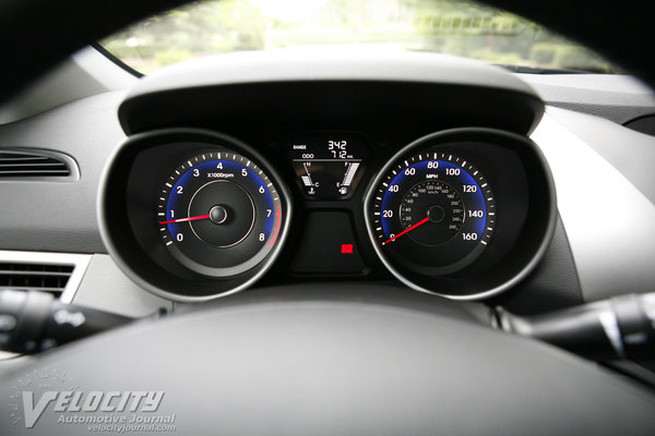 2013 Hyundai Elantra coupe Instrumentation