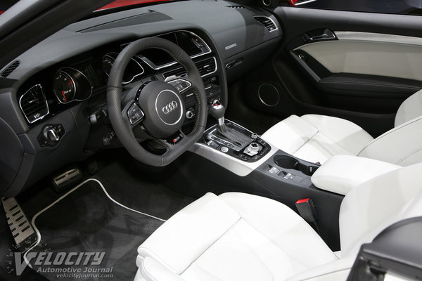 2013 Audi RS 5 Cabriolet Interior