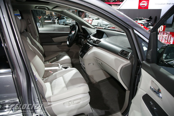 2014 Honda Odyssey Touring Elite Interior