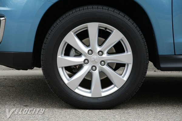 2013 Mitsubishi Outlander Sport SE Wheel