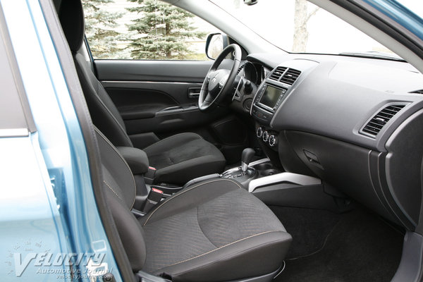 2013 Mitsubishi Outlander Sport SE Interior