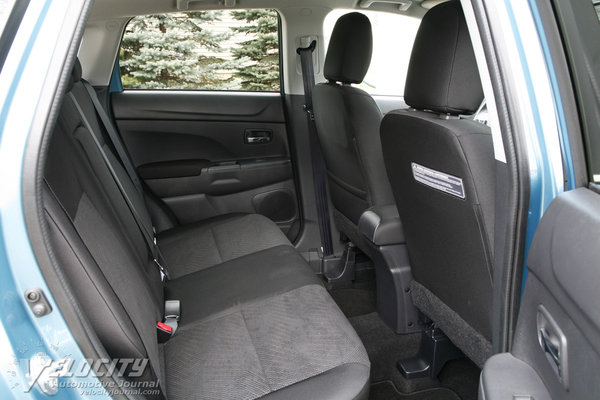 2013 Mitsubishi Outlander Sport SE Interior