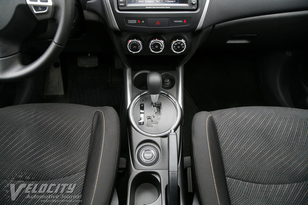 2013 Mitsubishi Outlander Sport SE Instrumentation