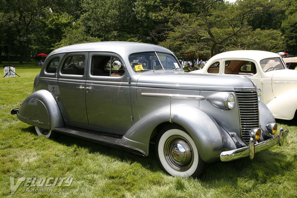 1938 Nash Lafayette sedan