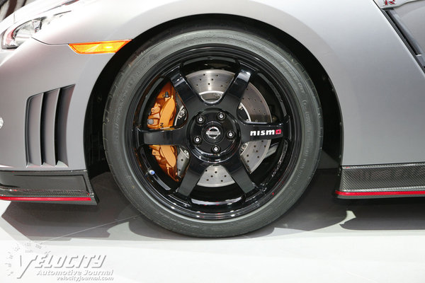 2015 Nissan GT-R Wheel