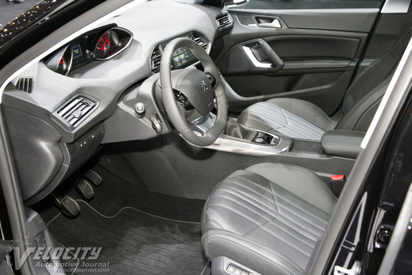 2014 Peugeot 308 SW Interior