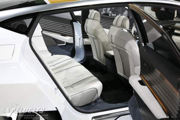 2014 Honda FCV Interior