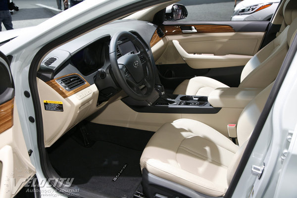 2016 Hyundai Sonata Hybrid Interior