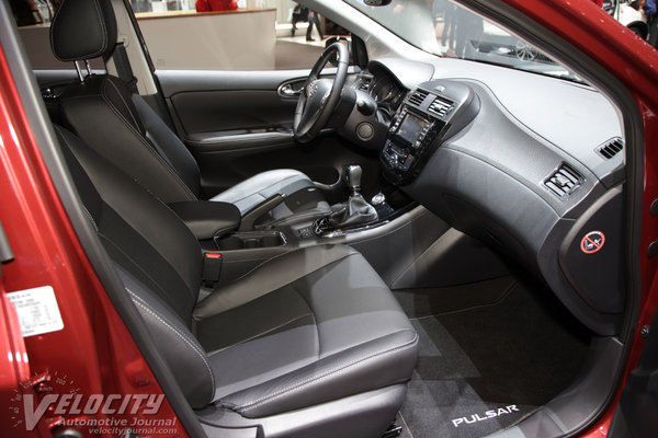 2015 Nissan Pulsar Interior