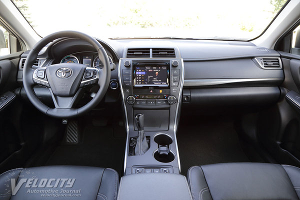 2016 Toyota Camry XLE Hybrid Interior
