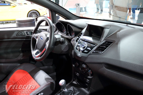 2016 Ford Fiesta 5d Interior