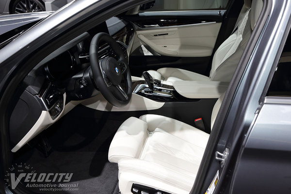 2017 BMW 5-Series sedan Interior