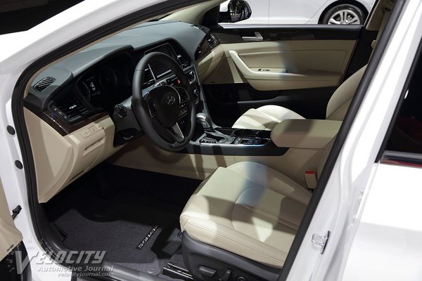 2018 Hyundai Sonata Hybrid Interior