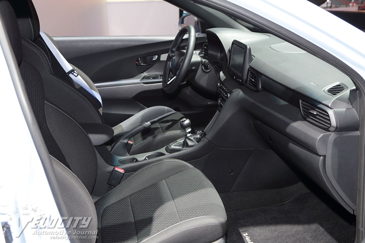 2019 Hyundai Veloster Pictures