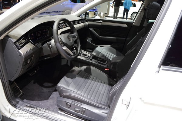 2020 Volkswagen Passat Variant Interior