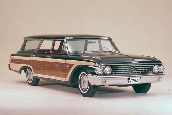 1962 Ford Country Squire 4d Station Wagon