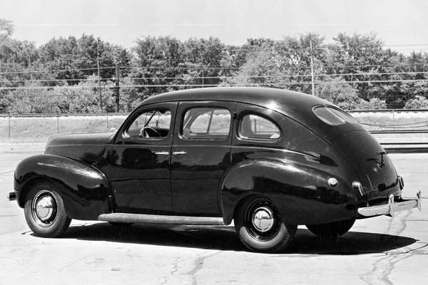 1939 Mercury 99A 4d sedan
