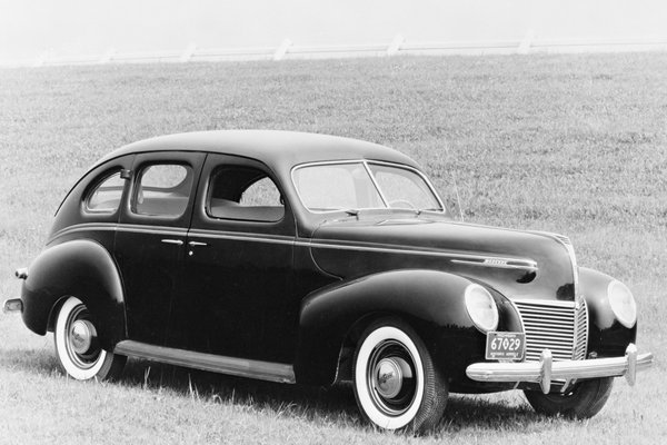 1939 Mercury 99A 4d sedan