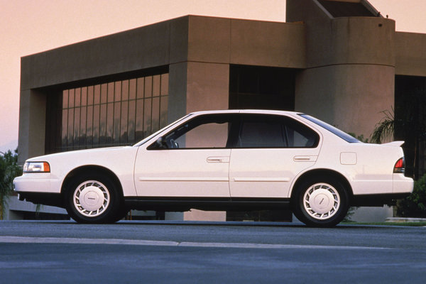 1990 Nissan Maxima SE sedan