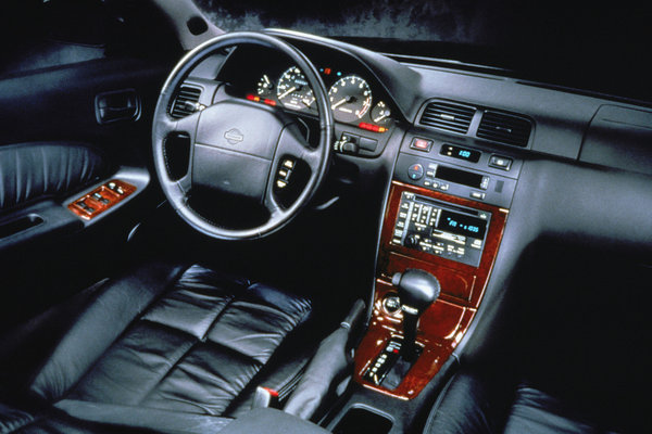 1995 Nissan Maxima GLE Interior