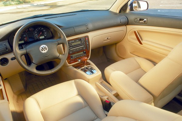 2000 Volkswagen Passat GLX Interior
