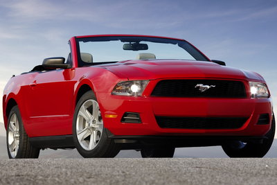 2010 Ford Mustang Convertible information