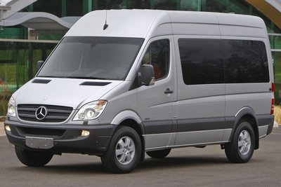 Mercedez Benz on 2012 Mercedes Benz Sprinter Information