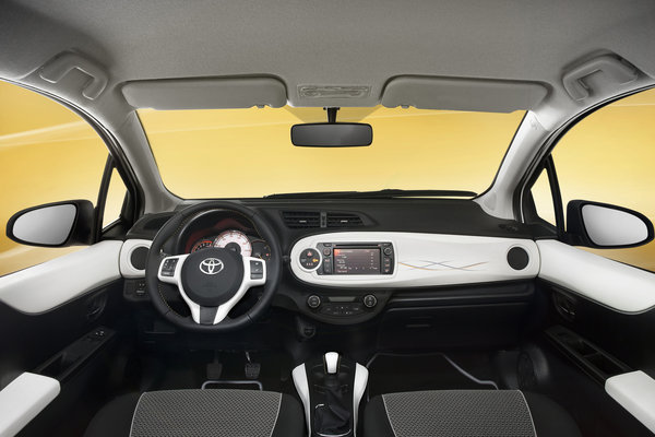 2013 Toyota Yaris Interior