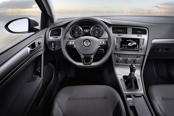 2012 Volkswagen Golf BlueMotion Interior