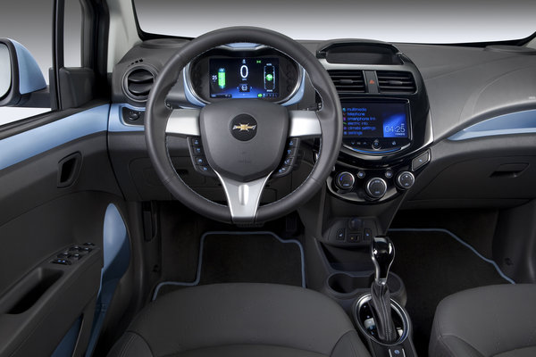 2014 Chevrolet Spark EV Instrumentation