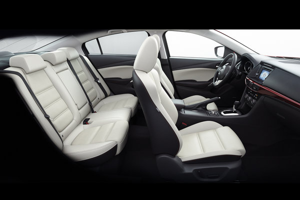 2014 Mazda MAZDA6 Sedan Interior