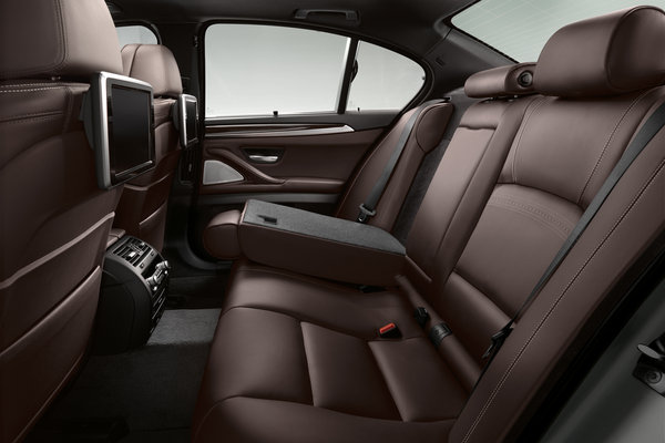 2014 BMW 5-Series sedan Interior