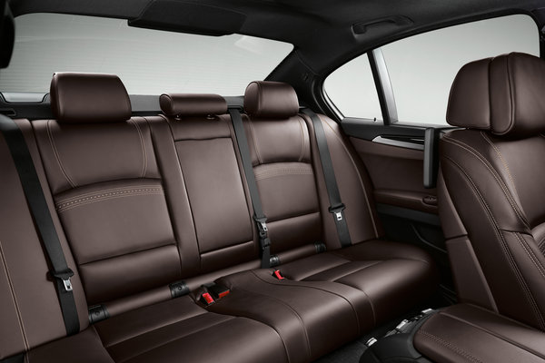 2014 BMW 5-Series sedan Interior