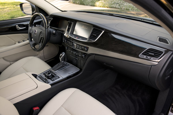2014 Hyundai Equus Interior