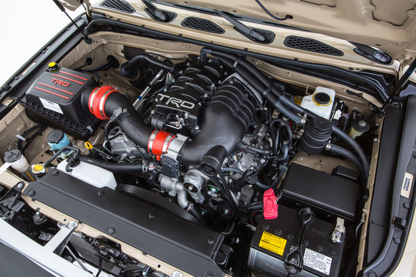2012 Toyota FJ Cruiser by TRD Engine
