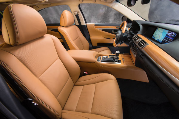 2013 Lexus LS 600h L Interior