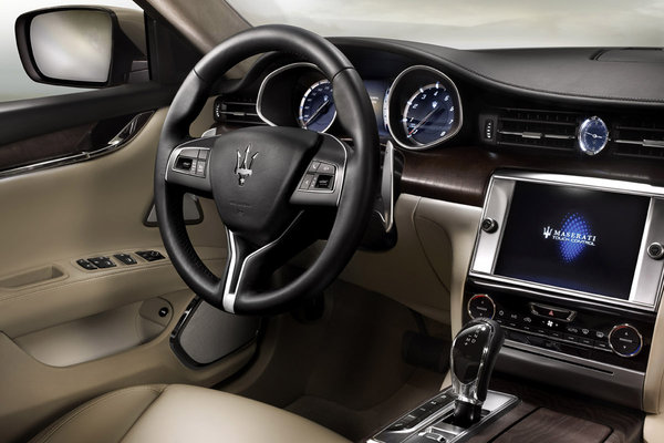 2014 Maserati Quattroporte Instrumentation