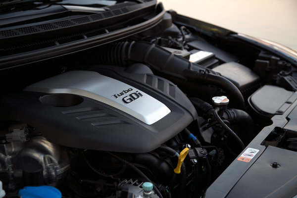 2014 Kia Forte 5d Engine