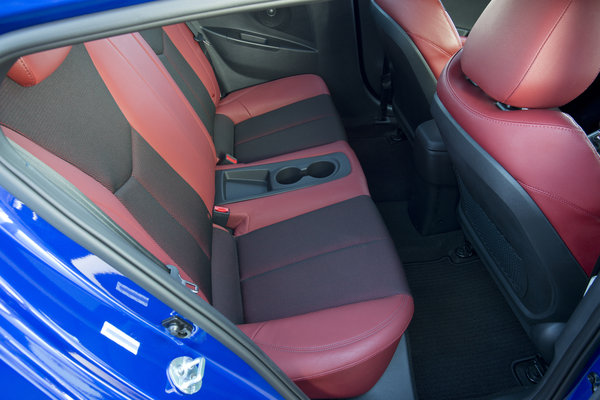 2014 Hyundai Veloster Turbo R-Spec Interior