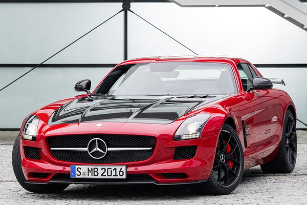 2015 Mercedes-Benz SLS AMG GT Coupe Final Edition