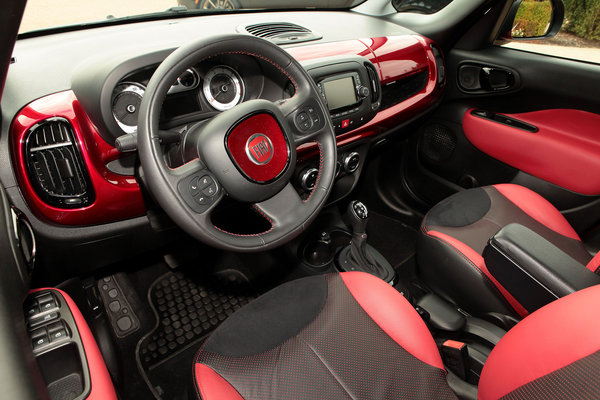 2014 Fiat 500L Custom Interior