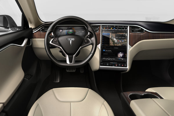 2015 Tesla Model S Instrumentation