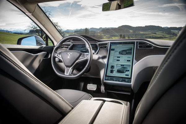 2015 Tesla Model S Interior