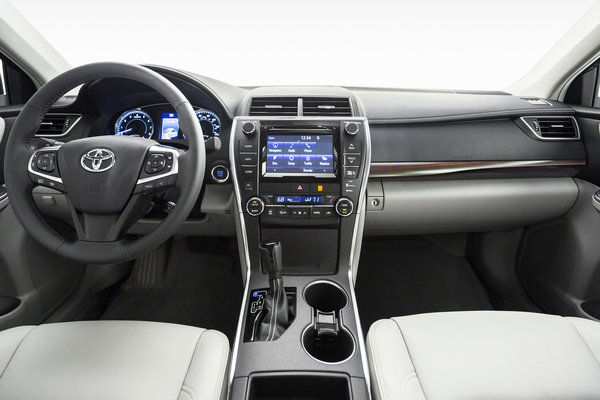 2015 Toyota Camry XLE  Interior