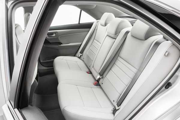 2015 Toyota Camry XLE Interior
