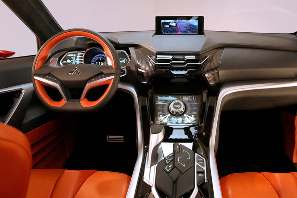 2015 Mitsubishi XR-PHEV II Interior